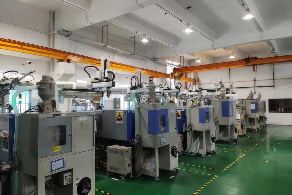 成形工場